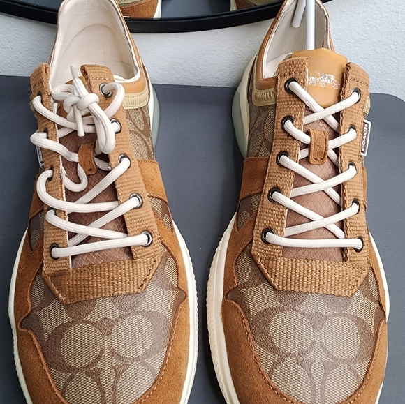 Authentic COACH signature Runner classic Khaki Light Sandle ✨️ - Picture 3 of 17